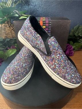 NIB bernie mev. Verona Paisley Slip On Sneaker Size 9 EU 40